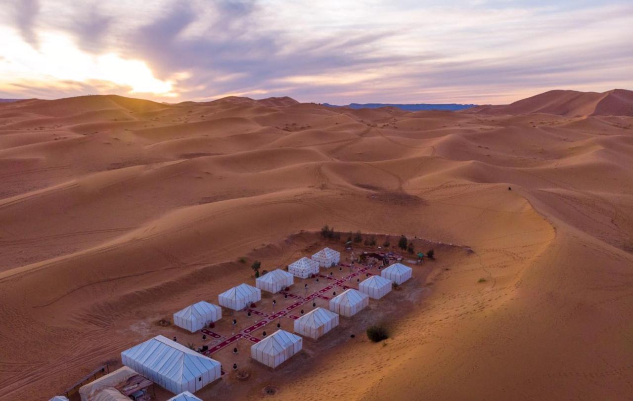 Отель Ammar Luxury Camp Мерзуга Экстерьер фото