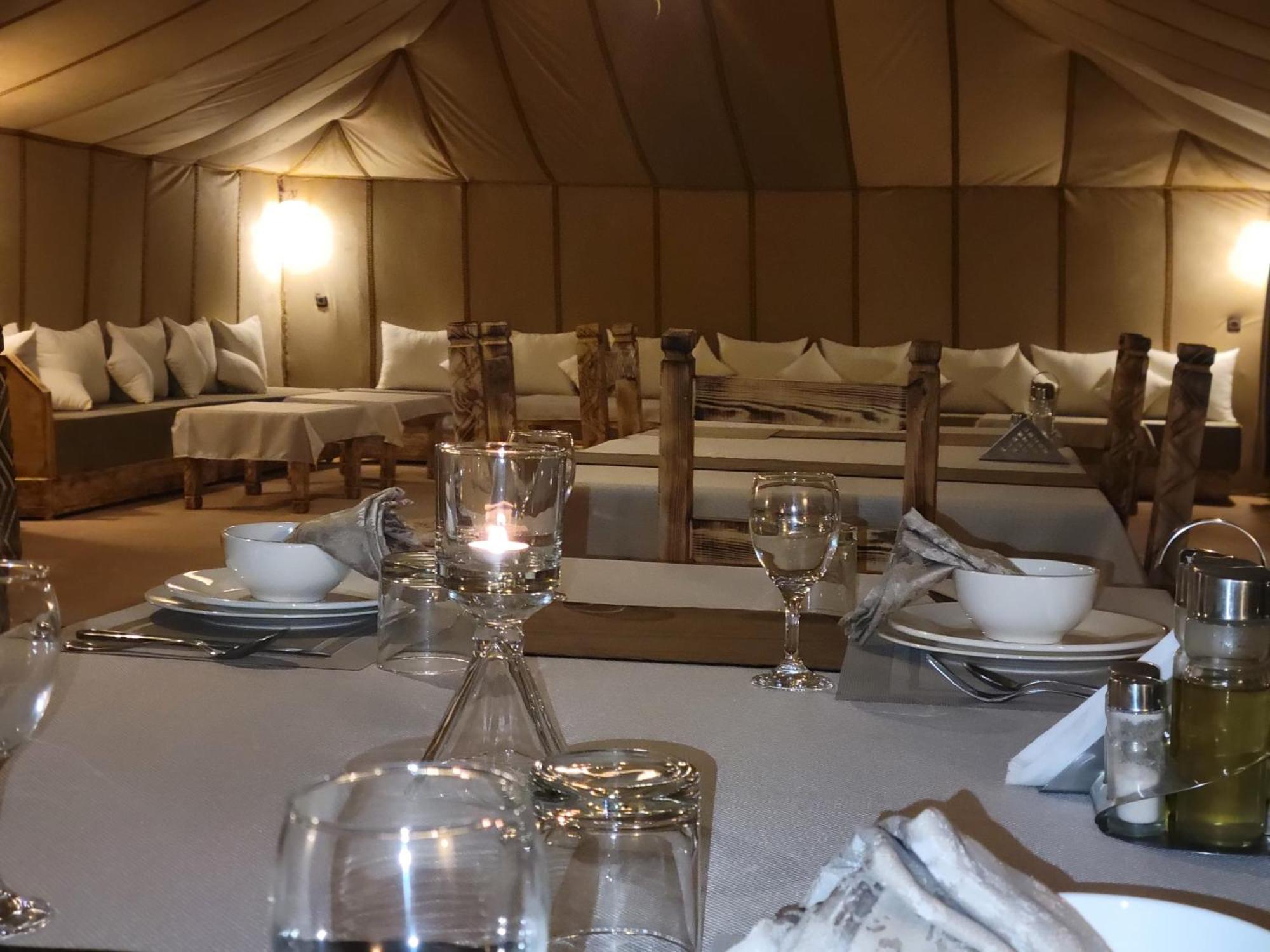 Отель Ammar Luxury Camp Мерзуга Экстерьер фото