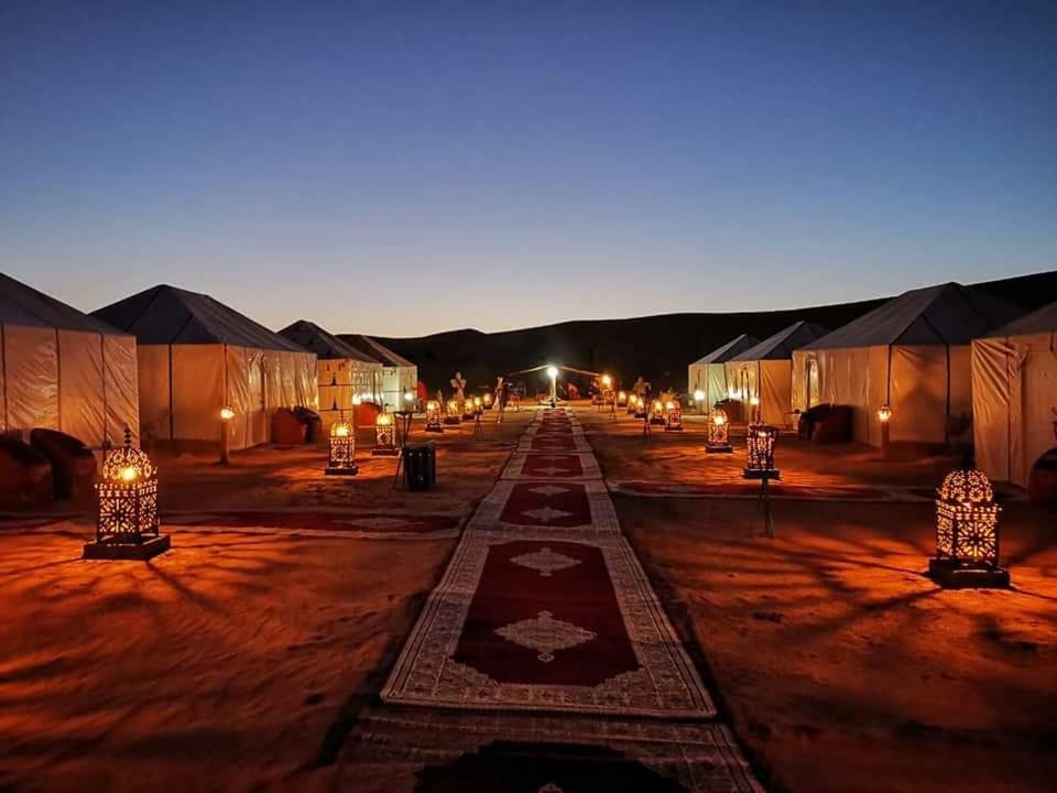 Отель Ammar Luxury Camp Мерзуга Экстерьер фото