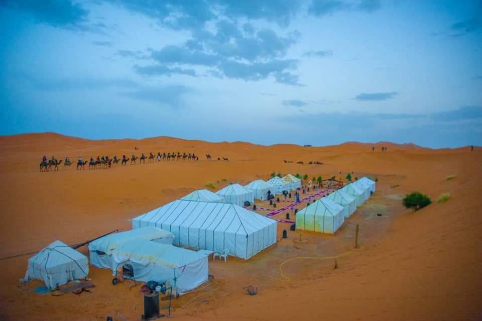 Отель Ammar Luxury Camp Мерзуга Экстерьер фото